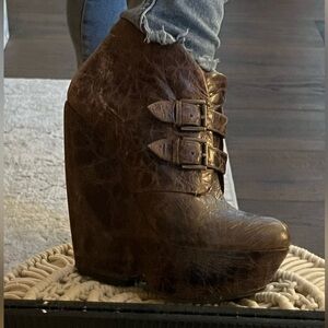 Mia limited leather heels/booties